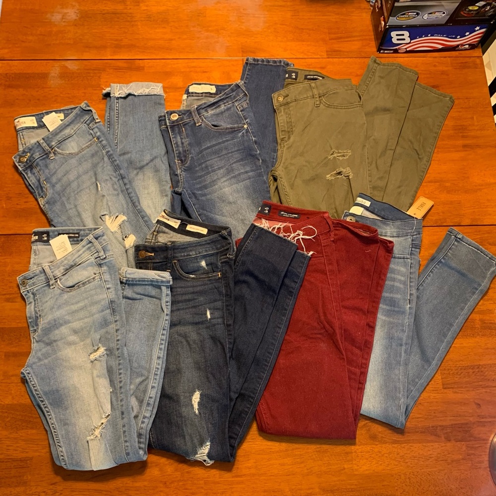 WOMANS SIZE 5 JEANS BUNDLE (Hollister+others)